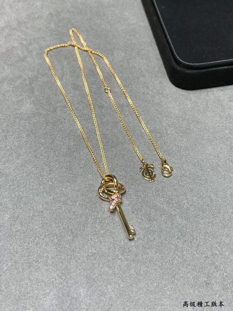 T*f*ny necklaces